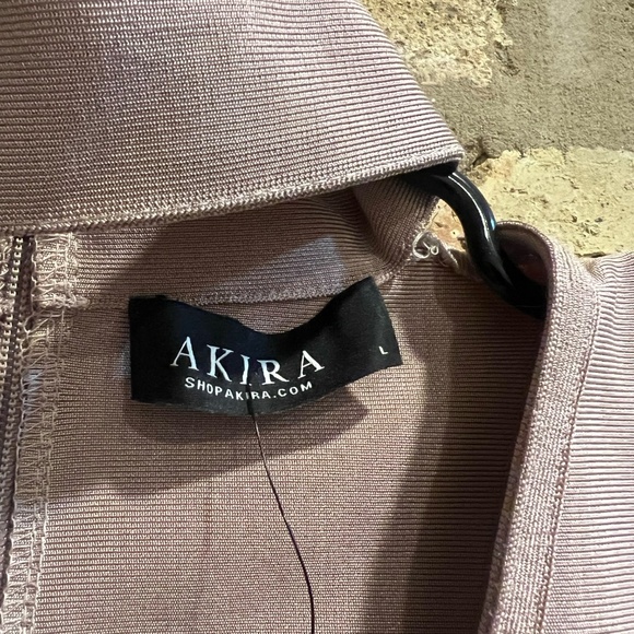 Stunning Dusty Mauve Deep V Bandage Dress - Akira (Size Large) - NWT, Minor Flaw - Picture 4 of 6